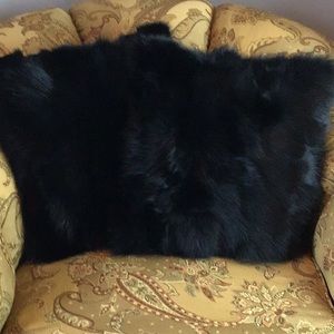 Fox Fur Designer PAIR PILLOWS reverse black/gold